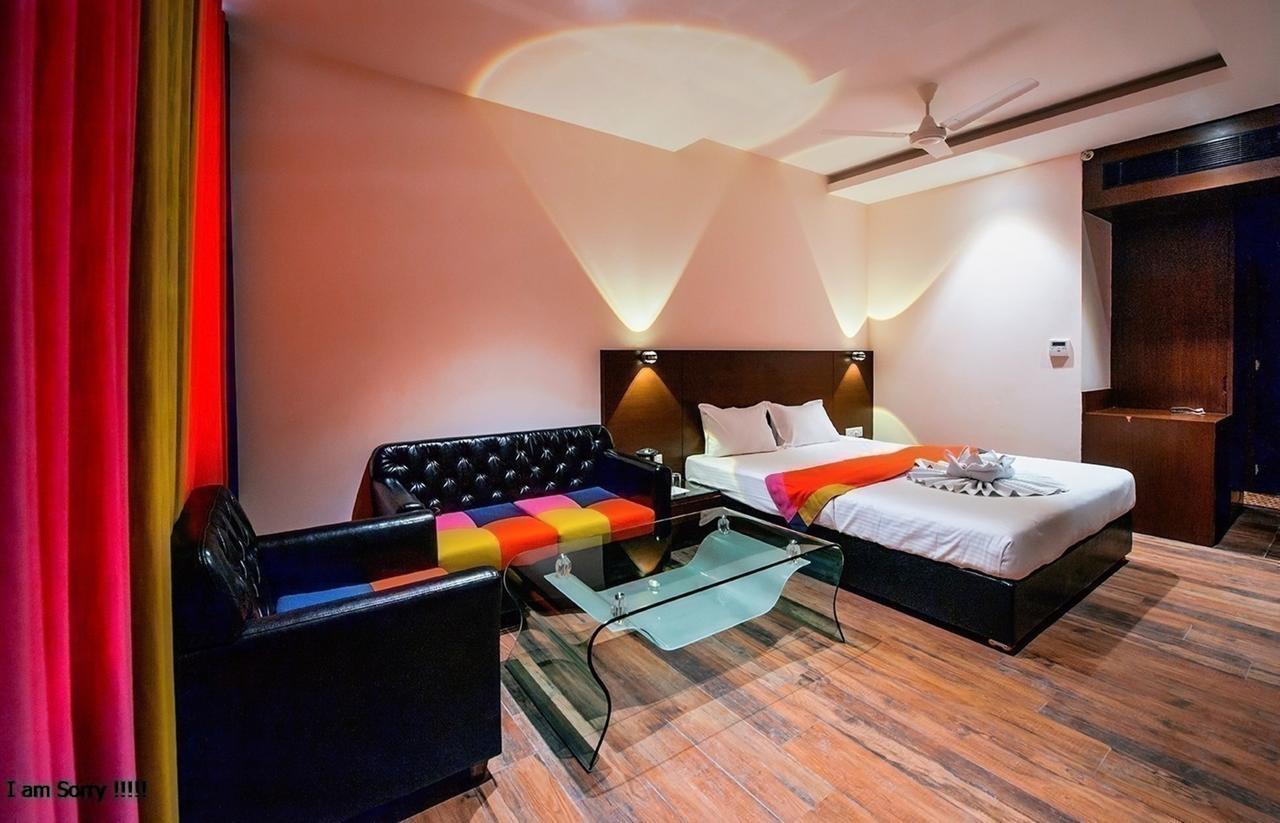 Hotel Atharva Удджайн Экстерьер фото