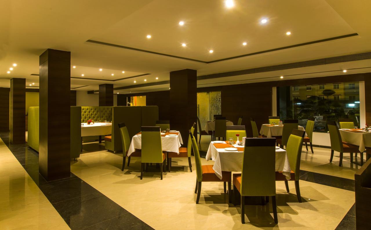 Hotel Atharva Удджайн Экстерьер фото